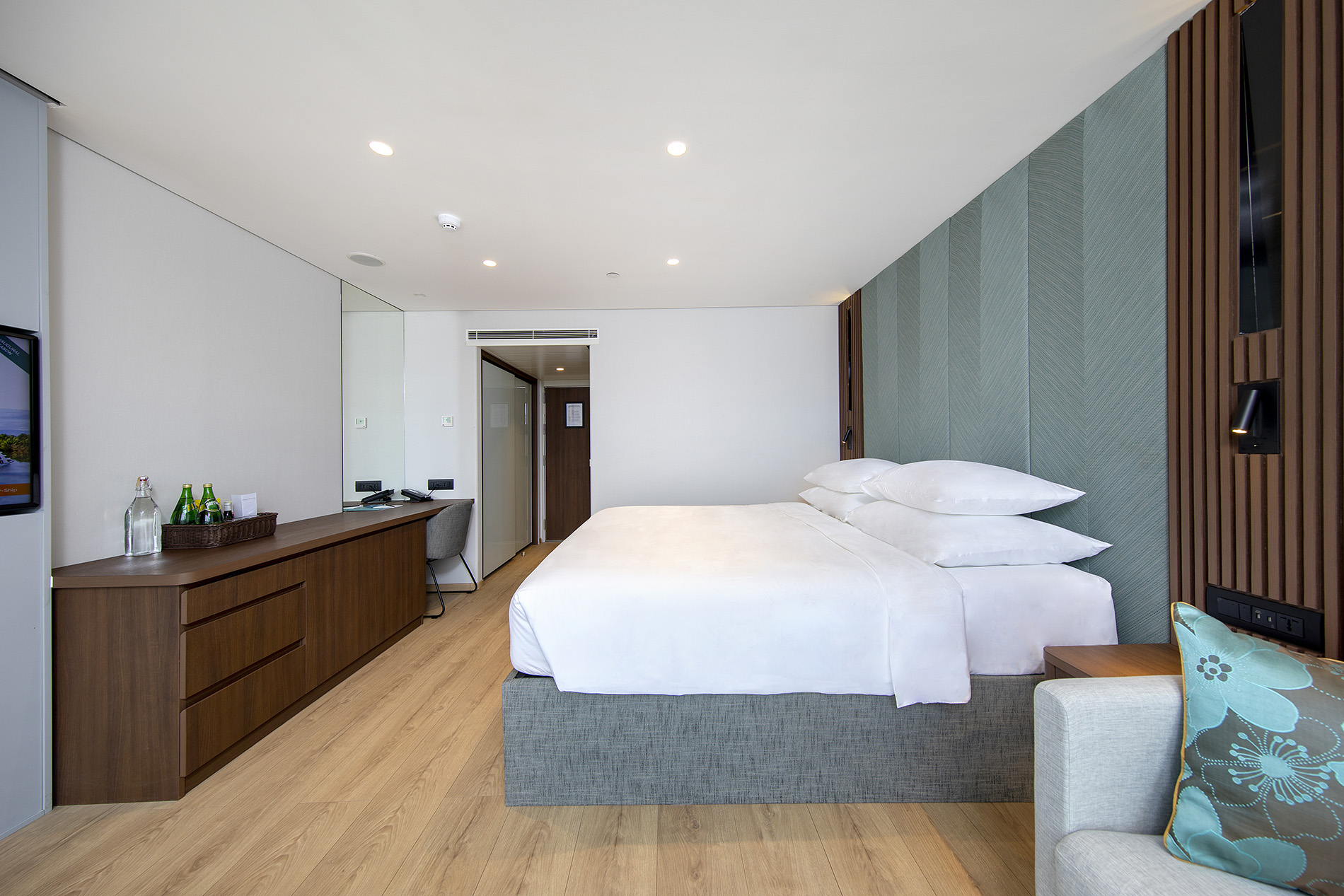 Emerald Waterways - Emerald Harmony - Panorama _4_.jpg
